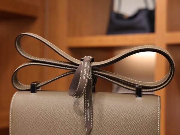 Constance 1-24 Epsom Etoupe PHW