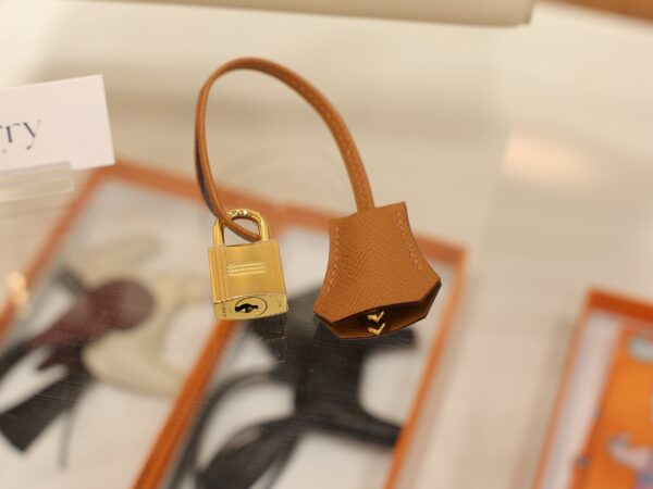 Birkin 25 Epsom Sellier Craie/Gold GHW (HSS)