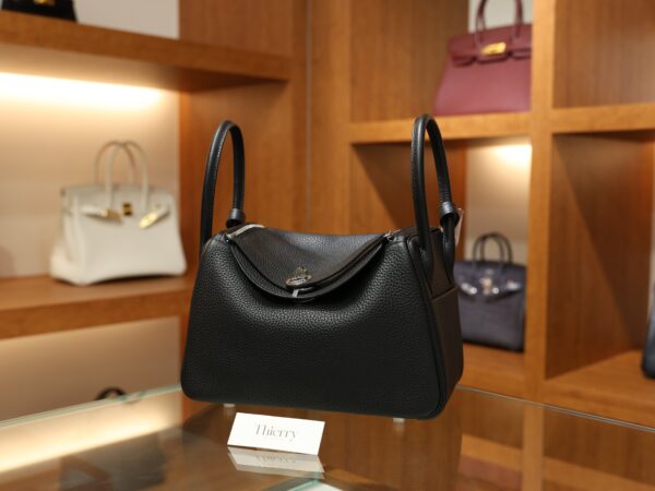 Lindy 26 Clemence Black PHW