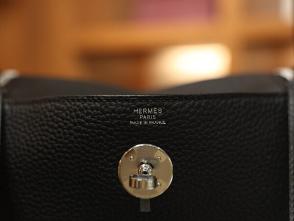 Lindy 26 Clemence Black PHW