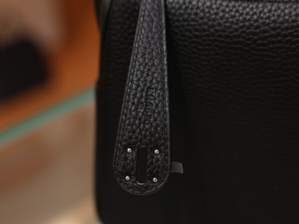Lindy 26 Clemence Black PHW