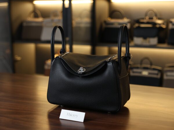 Lindy 26 Clemence Black PHW