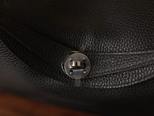 Lindy 26 Clemence Black PHW