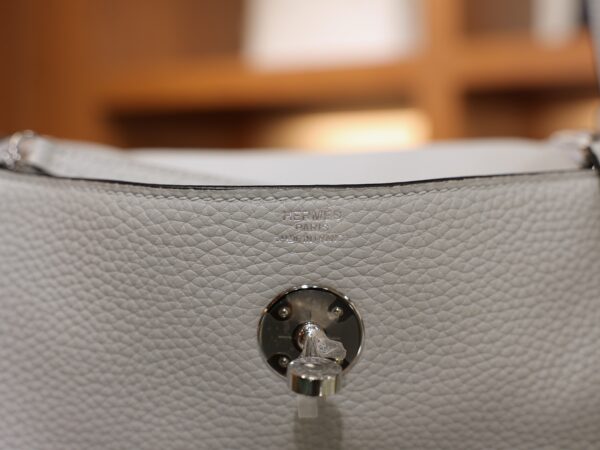 Lindy 26 Clemence Bleu Pale PHW