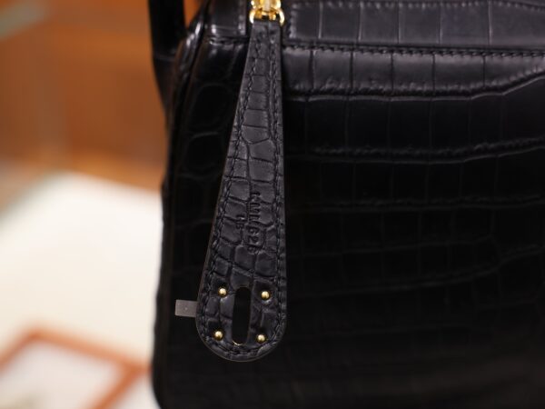 Lindy 26 Matte Niloticus Black GHW