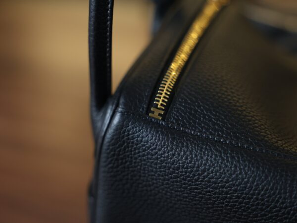 Lindy 30 Clemence Black GHW