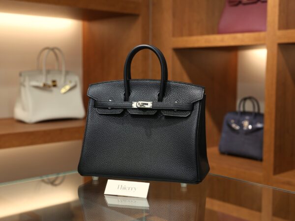 버킨 25 끌레망스 블랙 은장 001_139A5095 Birkin 25 Clemence Black PHW