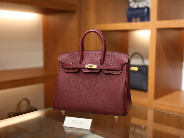 버킨 25 토고 루즈아쉬 금장 001_139A7855_afb4b9fb-f675-46e9-a9c0-1934c9ff14ec Birkin 25 Togo Rouge H GHW