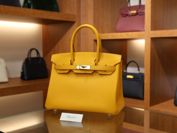 버킨 30 스위프트 존 도어 금장 001_139A5863_31a7df14-bb3c-41c8-971c-975bce5c610f Birkin 30 Swift Jaune d'Or GHW