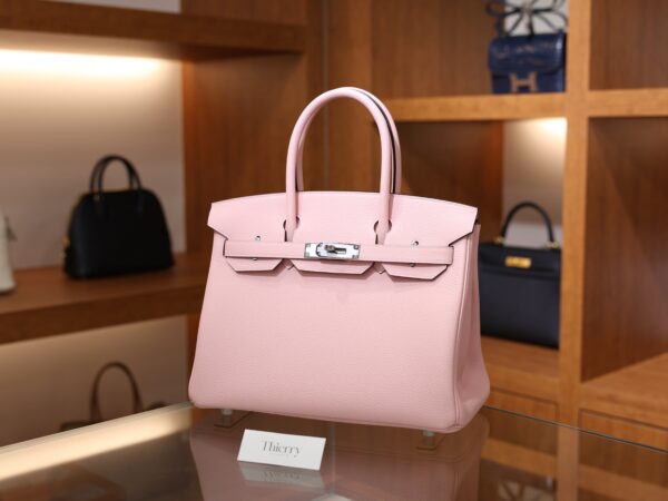 버킨 30 토고 로즈사쿠라 은장 001_139A7357_a489dd27-ea1a-4f51-8828-ddca7b15509e Birkin 30 Togo Rose Sakura PHW