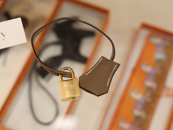 Birkin 30 Togo Etoupe GHW