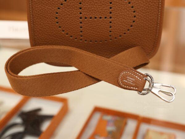 Evelyne Mini Clemence Gold PHW