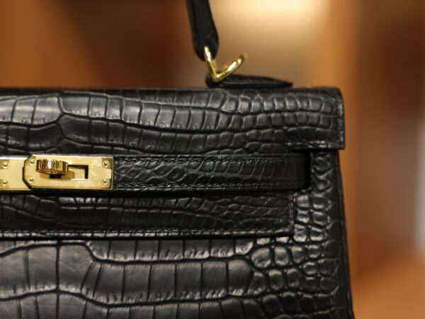 Kelly 25 Matte Porosus Black GHW
