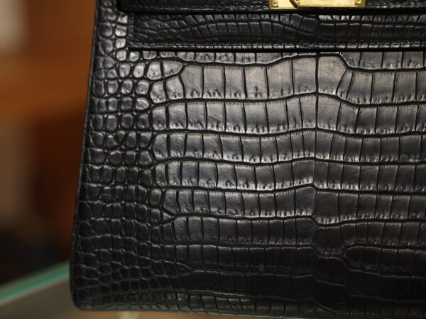 Kelly 25 Matte Porosus Black GHW