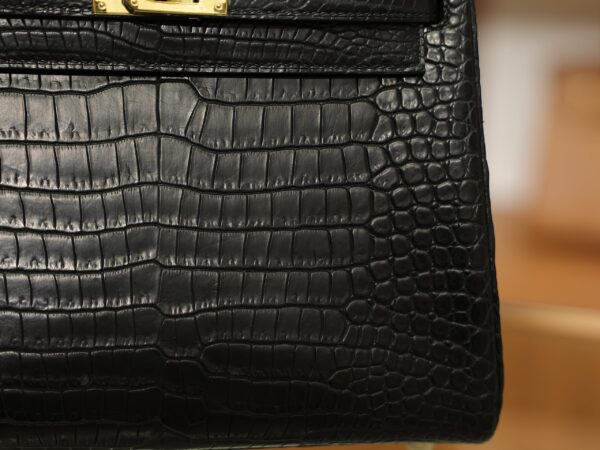 Kelly 25 Matte Porosus Black GHW