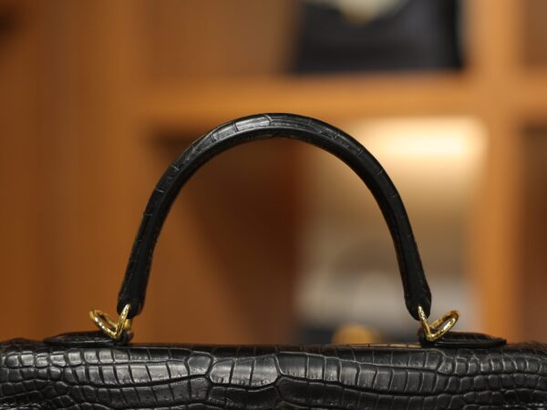 Kelly 25 Matte Porosus Black GHW