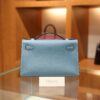 Kelly Pochette Swift Bleu Jean GHW
