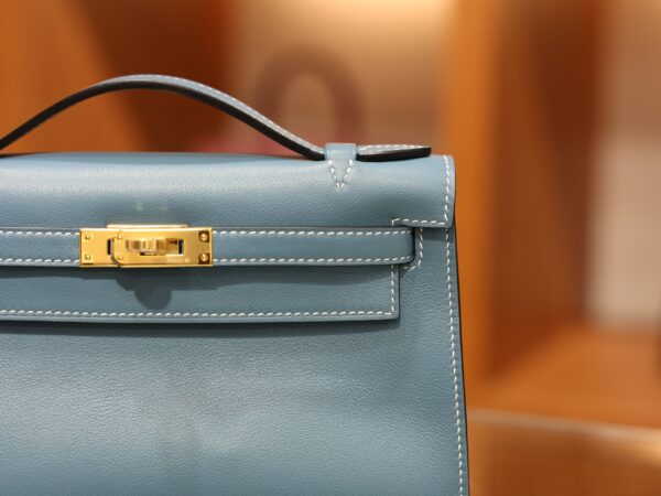 Kelly Pochette Swift Bleu Jean GHW