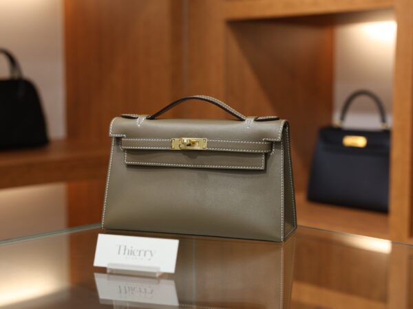 Kelly Pochette Swift Etoupe GHW
