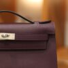 Kelly Pochette Swift Cassis PHW