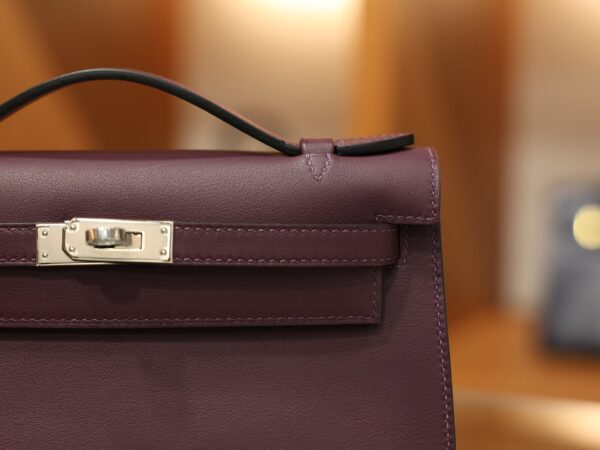 Kelly Pochette Swift Cassis PHW