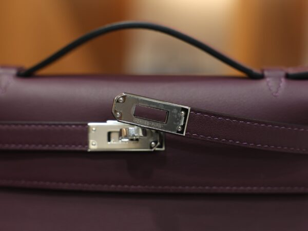 Kelly Pochette Swift Cassis PHW