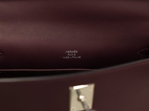 Kelly Pochette Swift Cassis PHW