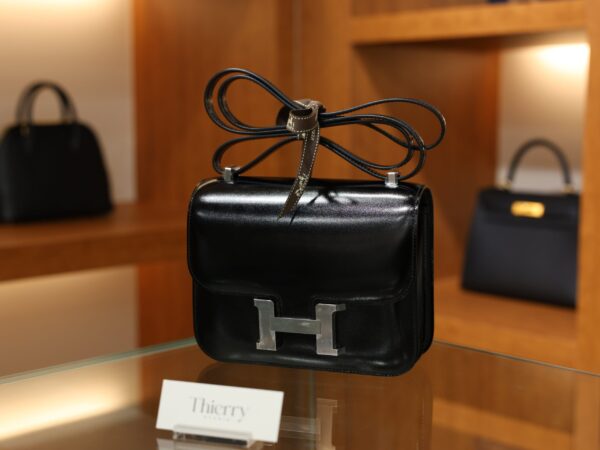 콘스탄스 18 복스 블랙 은장 001_139A8865 Constance 18 Box Black PHW