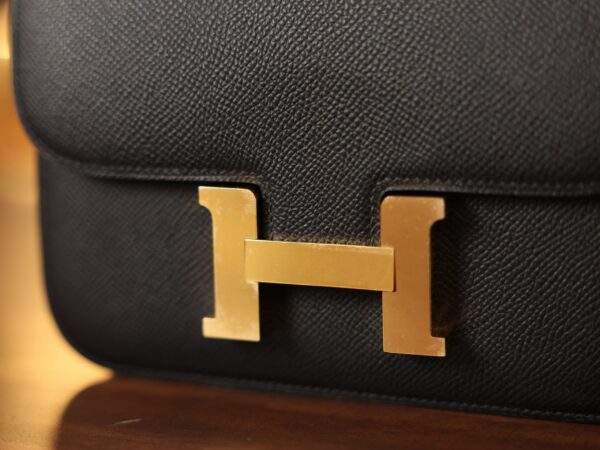 Constance 18 Epsom Black GHW