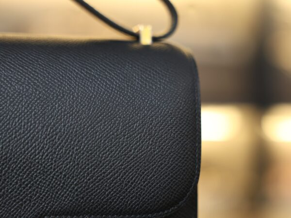 Constance 18 Epsom Black GHW