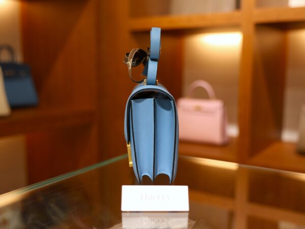 Constance 18 Epsom Bleu du Nord GHW