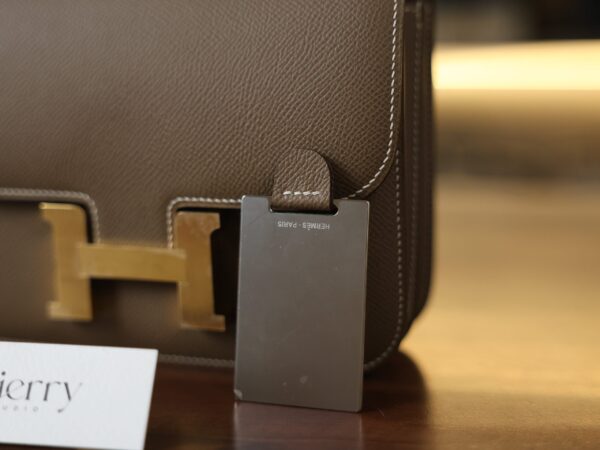 Constance 18 Epsom Etoupe GHW