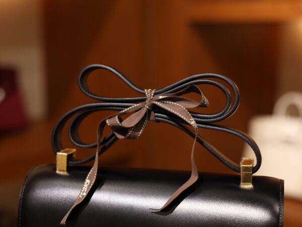 Constance 24 Box Black GHW