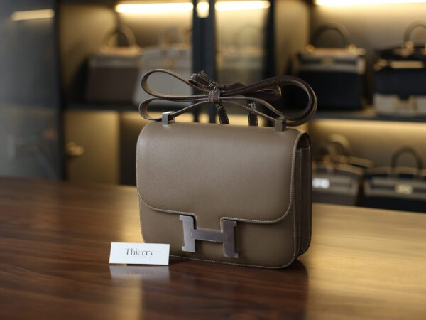 Constance 24 Epsom Etoupe PHW